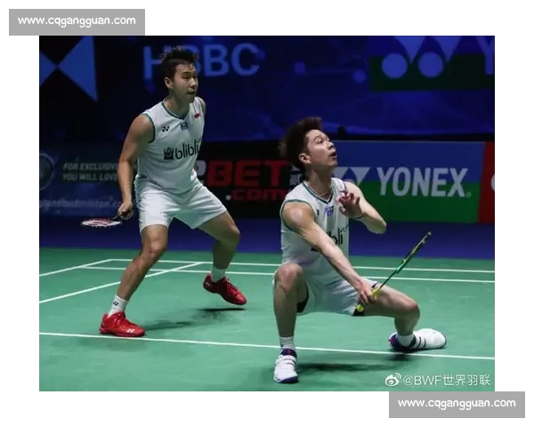 悉尼妹恢复单身后英超球星狂轰私信！豪门球员集体示爱遭优雅拒绝